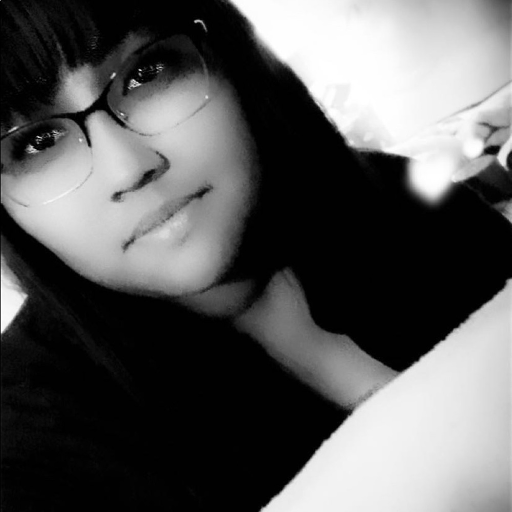 Meet your Posher, Iris